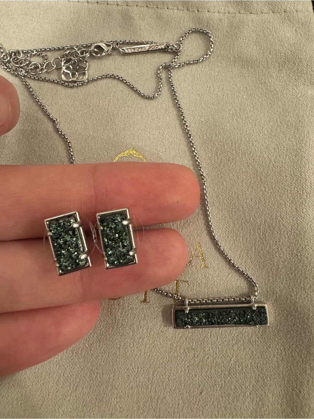 Kendra Scott necklace and earrings